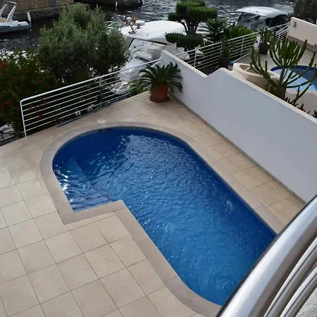 Сasa de vacaciones Casa Con Amarre Y Piscina Privados Ref 306 Ampuriabrava