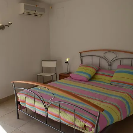 Casa Con Amarre Y Piscina Privados Ref 306 * Empuriabrava