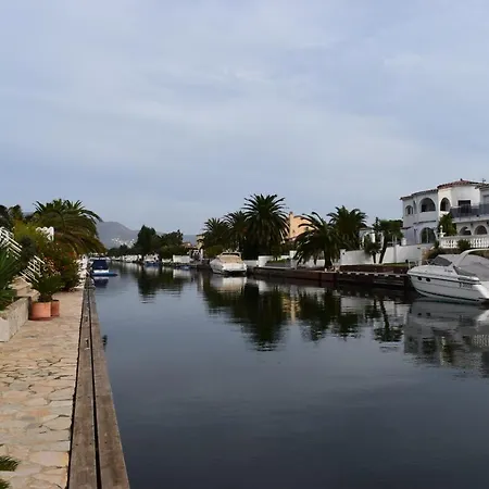 Casa Con Amarre Y Piscina Privados Ref 306 * Empuriabrava